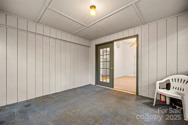 102 Windwood Hill Road, Hendersonville, NC 28739