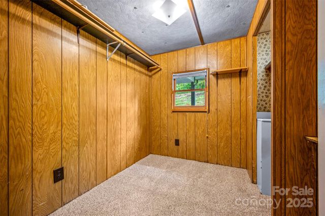 102 Windwood Hill Road, Hendersonville, NC 28739