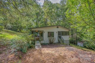 102 Windwood Hill Road, Hendersonville, NC 28739
