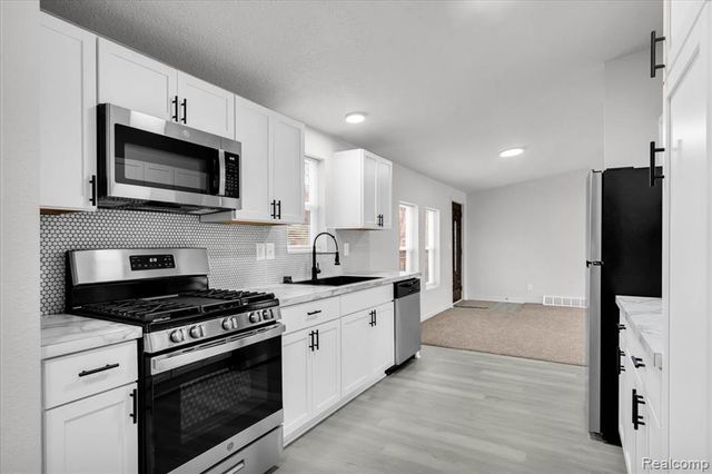 1160 S Van Vleet Road, Swartz Creek, MI 48473