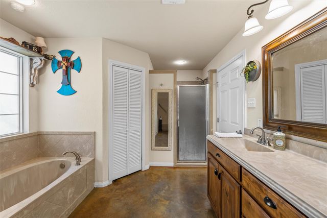 814 N Harrison Street, West, TX 76691