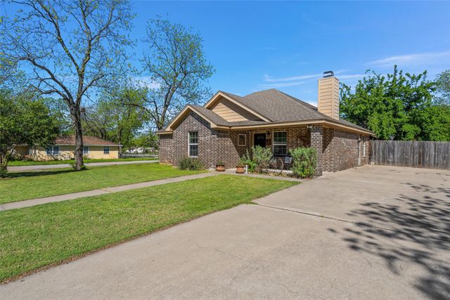 814 N Harrison Street, West, TX 76691