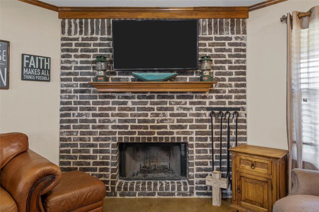 814 N Harrison Street, West, TX 76691