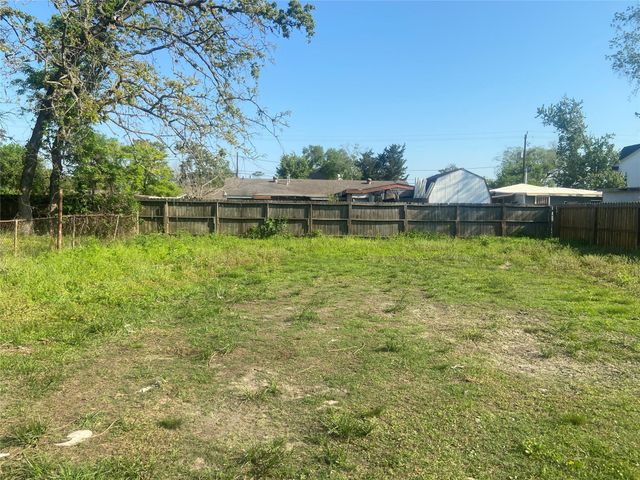 7205 S Hall Street, Houston, TX 77028