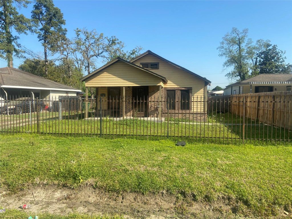 7205 S Hall Street, Houston, TX 77028