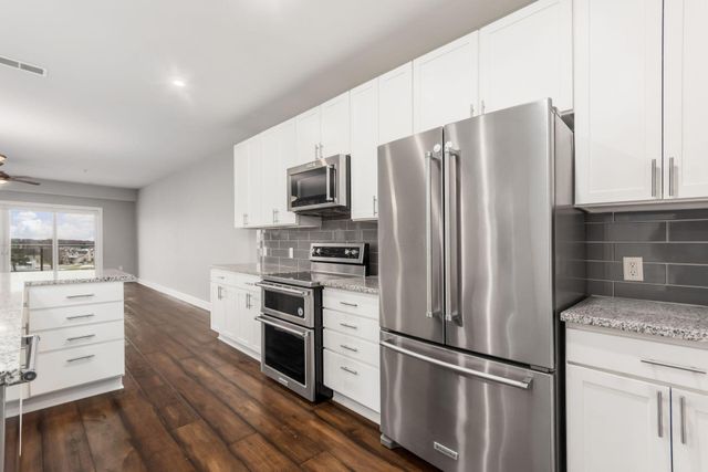 5339 Highpointe Lakes Drive, 403, Westerville, OH 43081