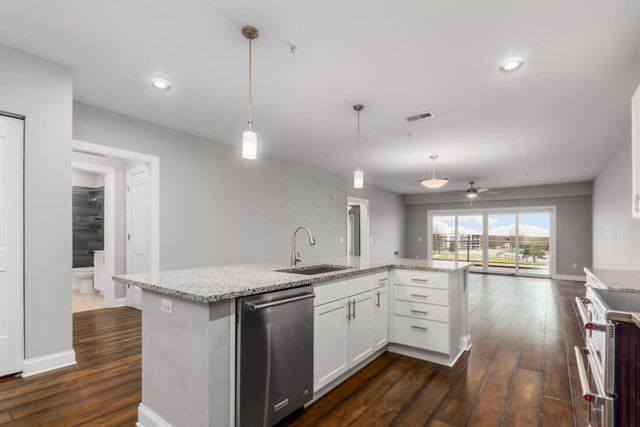 5339 Highpointe Lakes Drive, 403, Westerville, OH 43081