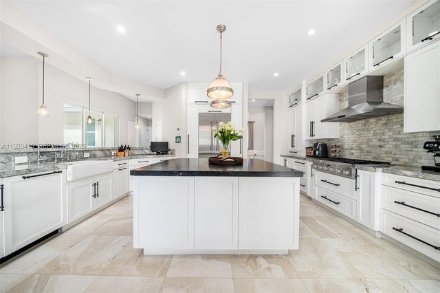 7222 SW 79th Ter, Miami, FL 33143