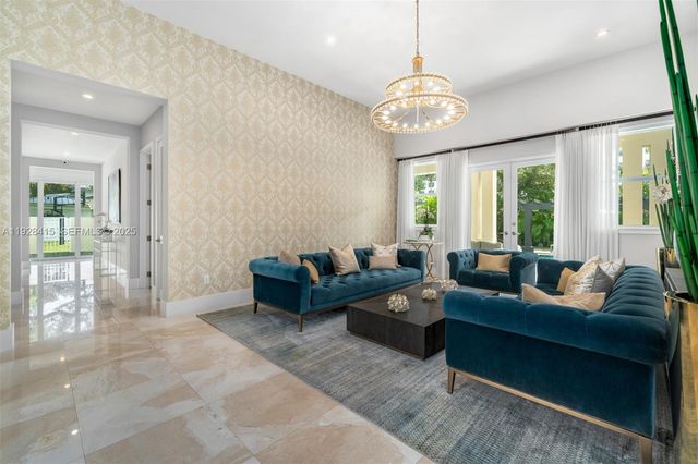 7222 SW 79th Ter, Miami, FL 33143