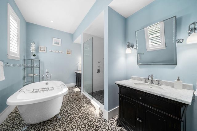 7222 SW 79th Ter, Miami, FL 33143