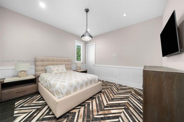 7222 SW 79th Ter, Miami, FL 33143