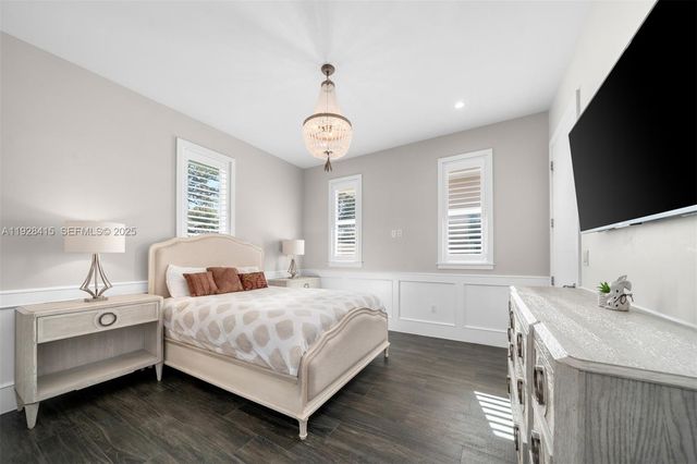 7222 SW 79th Ter, Miami, FL 33143