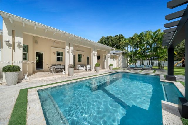 7222 SW 79th Ter, Miami, FL 33143