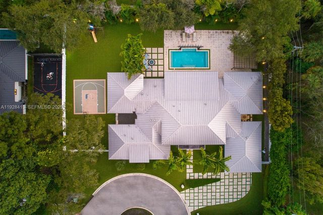 7222 SW 79th Ter, Miami, FL 33143