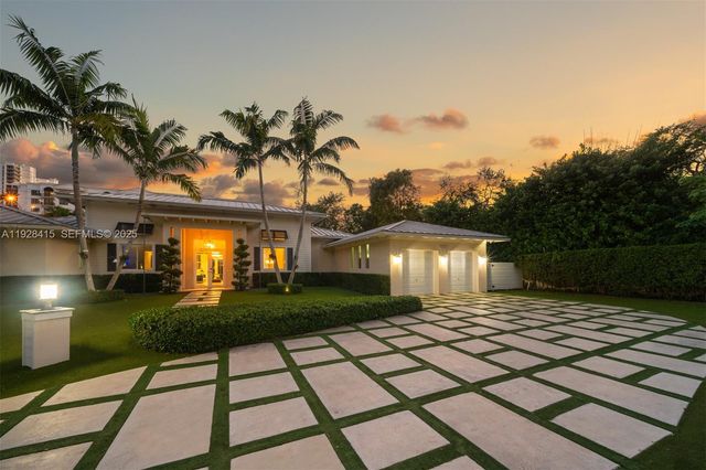 7222 SW 79th Ter, Miami, FL 33143