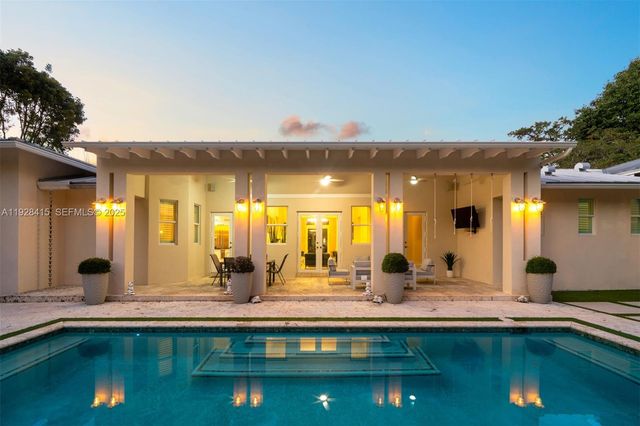 7222 SW 79th Ter, Miami, FL 33143