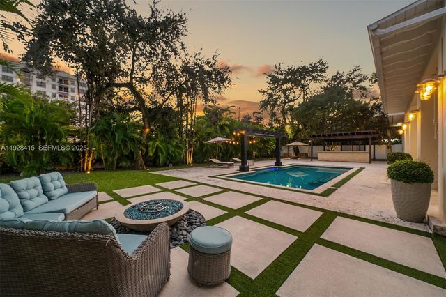 7222 SW 79th Ter, Miami, FL 33143