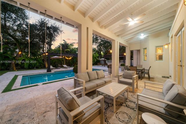 7222 SW 79th Ter, Miami, FL 33143