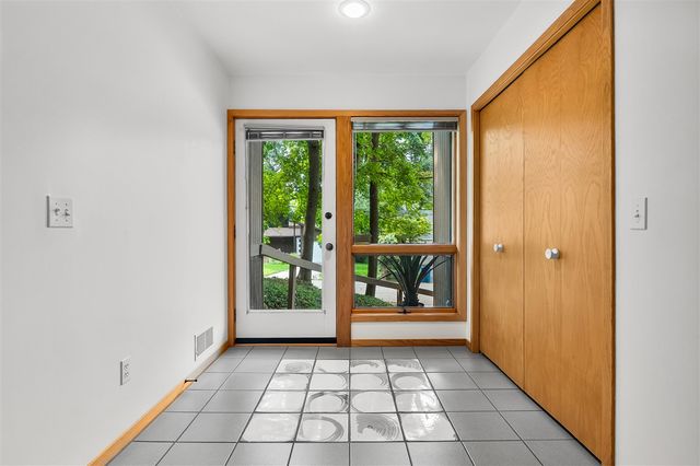1828 Greenlawn Avenue, Kalamazoo, MI 49006