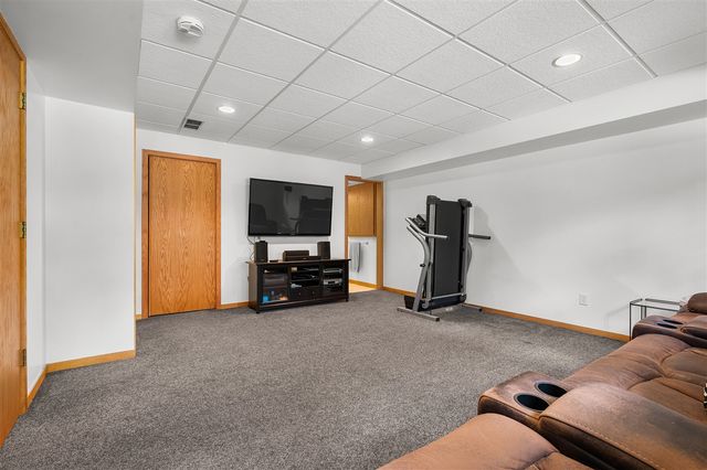 1828 Greenlawn Avenue, Kalamazoo, MI 49006