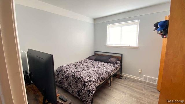 11268 Jewett Avenue, Warren, MI 48089