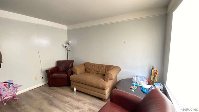 11268 Jewett Avenue, Warren, MI 48089