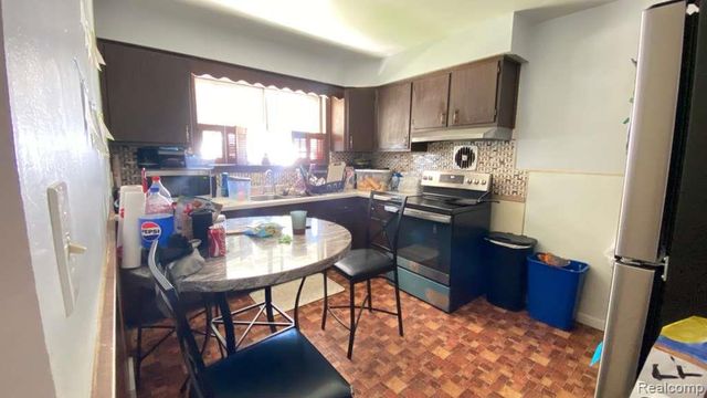 11268 Jewett Avenue, Warren, MI 48089