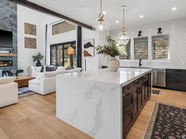 6861 E SUMMIT PEAK CIR, Huntsville, UT 84317