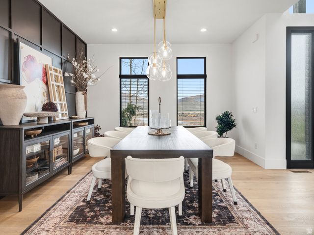 6861 E SUMMIT PEAK CIR, Huntsville, UT 84317