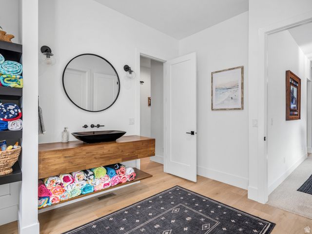 6861 E SUMMIT PEAK CIR, Huntsville, UT 84317