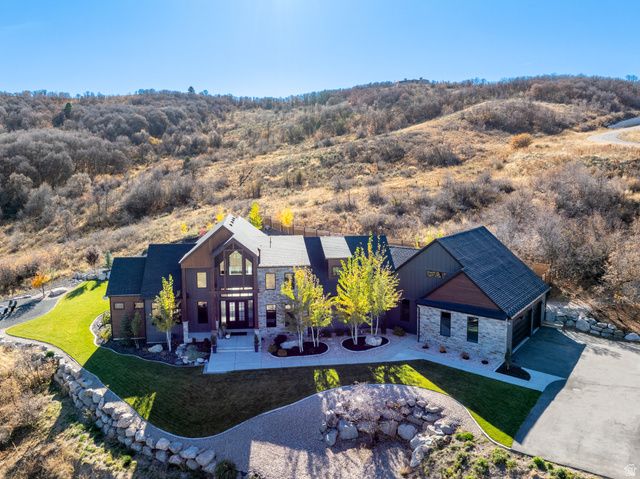 6861 E SUMMIT PEAK CIR, Huntsville, UT 84317