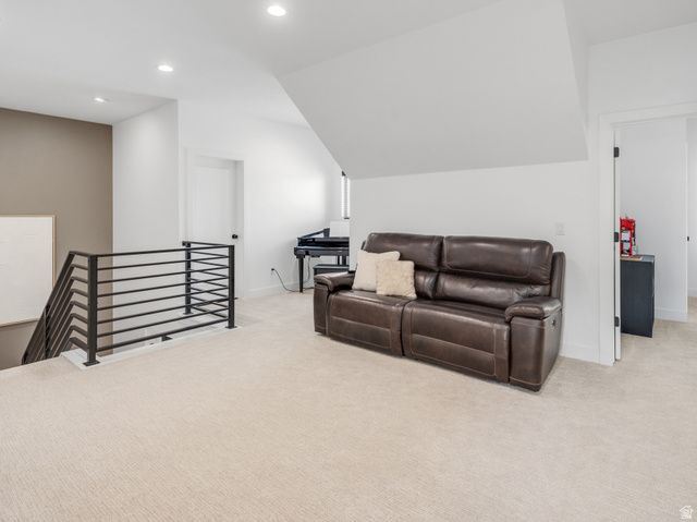 6861 E SUMMIT PEAK CIR, Huntsville, UT 84317