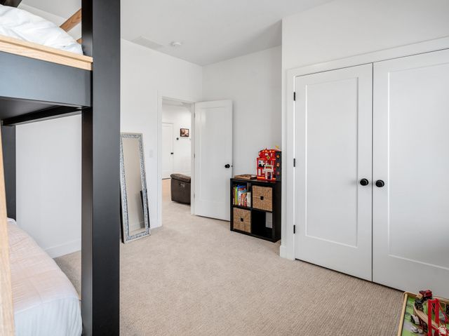 6861 E SUMMIT PEAK CIR, Huntsville, UT 84317
