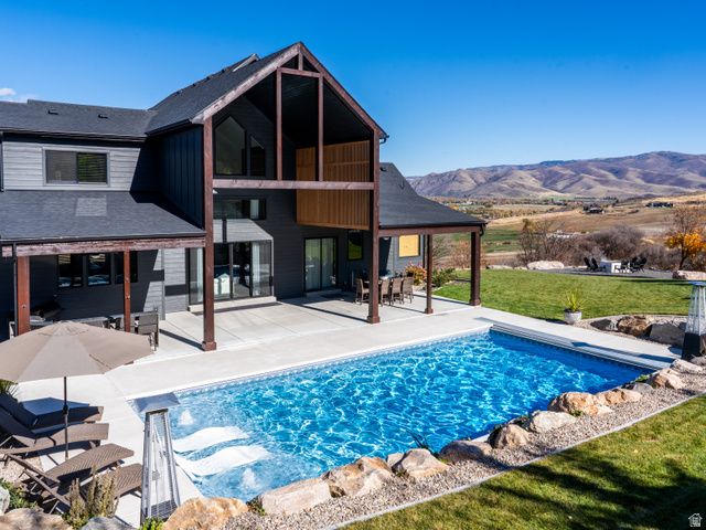 6861 E SUMMIT PEAK CIR, Huntsville, UT 84317