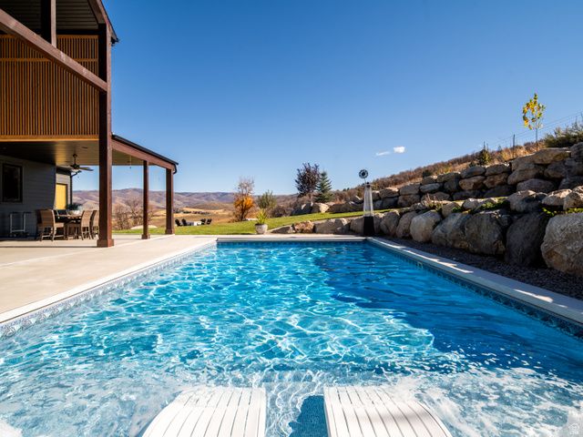 6861 E SUMMIT PEAK CIR, Huntsville, UT 84317