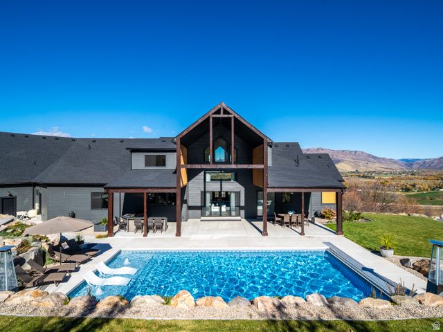 6861 E SUMMIT PEAK CIR, Huntsville, UT 84317
