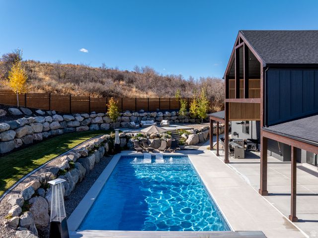6861 E SUMMIT PEAK CIR, Huntsville, UT 84317
