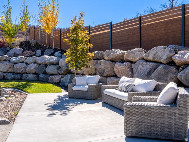 6861 E SUMMIT PEAK CIR, Huntsville, UT 84317