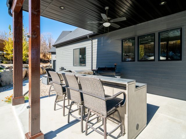 6861 E SUMMIT PEAK CIR, Huntsville, UT 84317