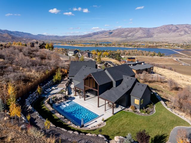 6861 E SUMMIT PEAK CIR, Huntsville, UT 84317