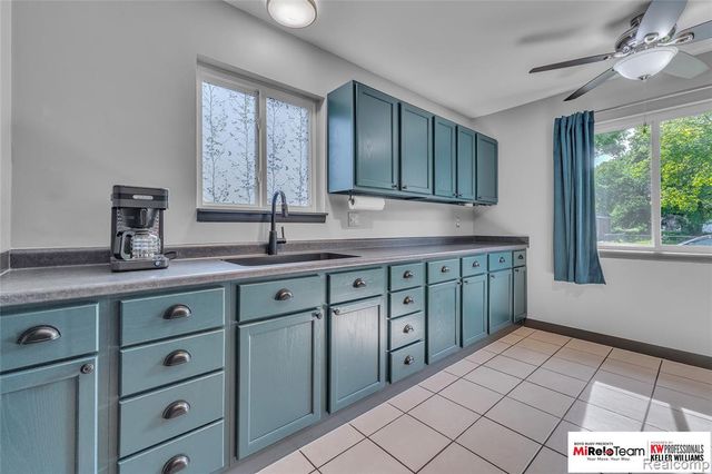 4737 Glenis Street, Dearborn Heights, MI 48125