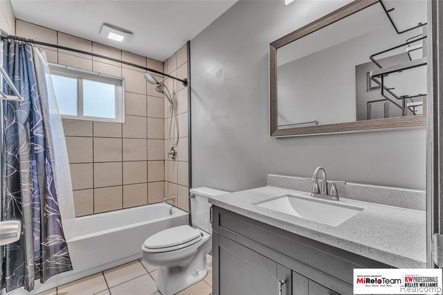 4737 Glenis Street, Dearborn Heights, MI 48125