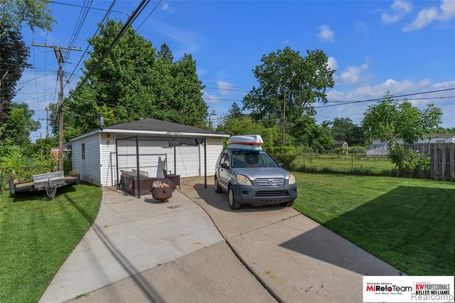 4737 Glenis Street, Dearborn Heights, MI 48125