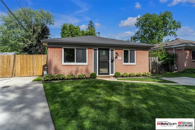 4737 Glenis Street, Dearborn Heights, MI 48125