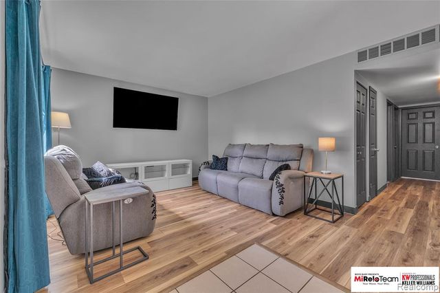 4737 Glenis Street, Dearborn Heights, MI 48125