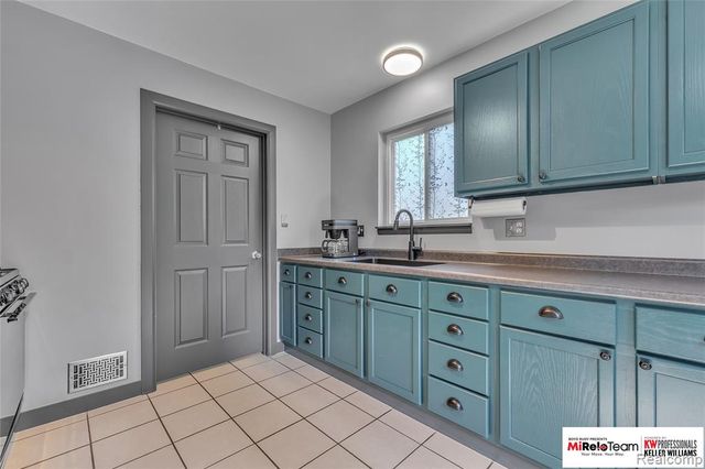 4737 Glenis Street, Dearborn Heights, MI 48125
