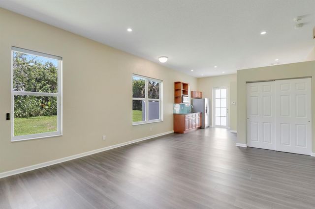 10075 Freesian Way, Lake Worth, FL 33449