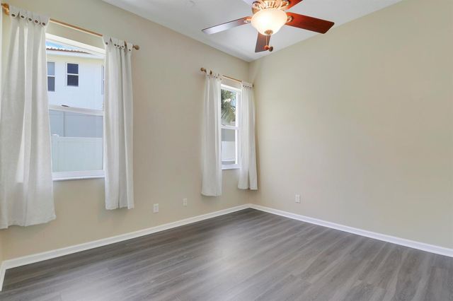 10075 Freesian Way, Lake Worth, FL 33449