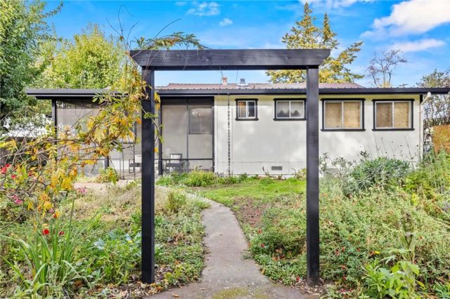 425 Pomona Avenue, Oroville, CA 95965