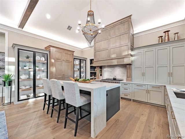 207 Port Side Drive, Lake Orion, MI 48362